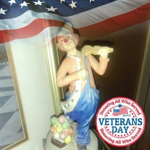 Meet your Posher, Leroy